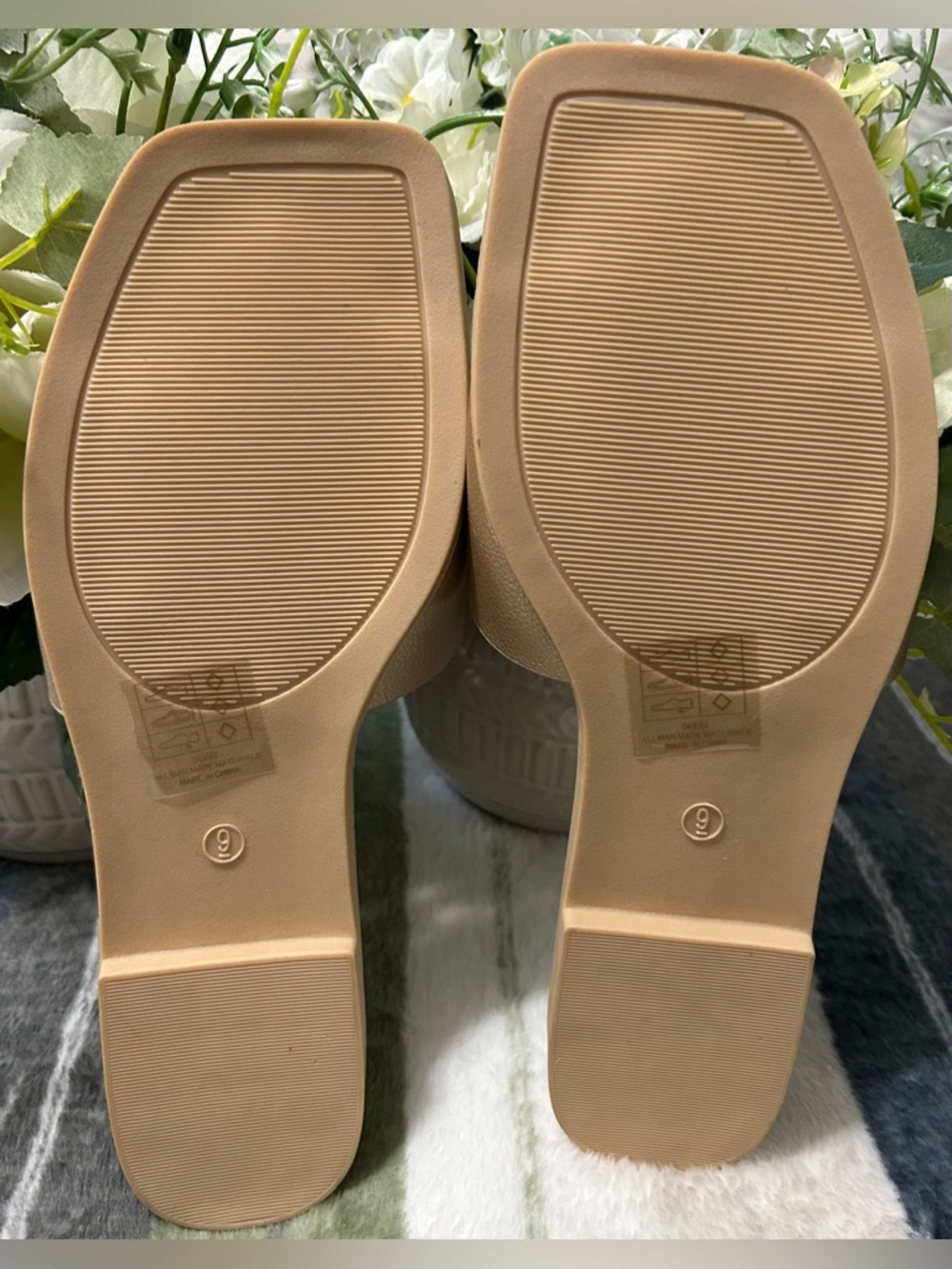 NEW BERNESS Metallic Jeweled Slide Mules -Gold, Size 9 - Picture 4 of 4